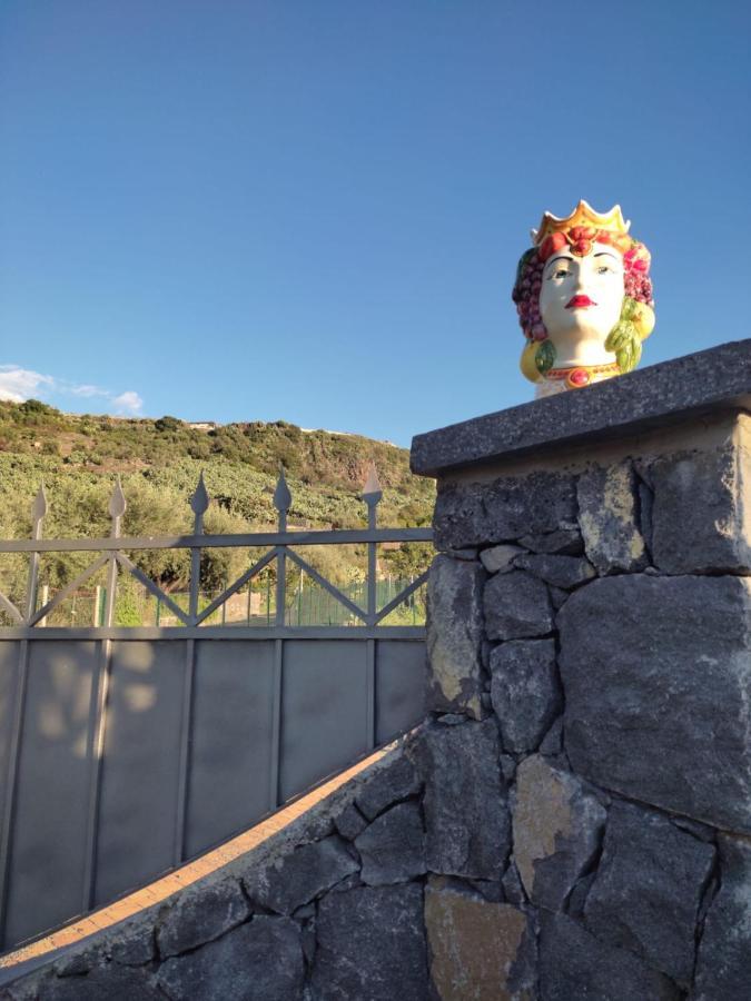 La Tana Di Luna Adrano Exterior foto