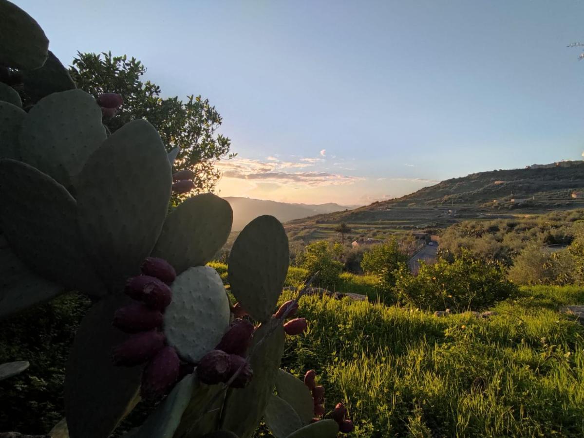 La Tana Di Luna Adrano Exterior foto